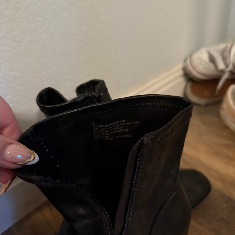 Stylish Black Women's Boots